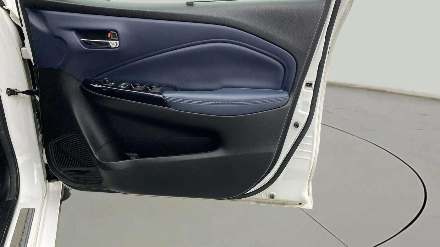 2022 Maruti Baleno ALPHA PETROL 1.2, Petrol, Manual, 15,411 km, Driver Side Door Panels Control