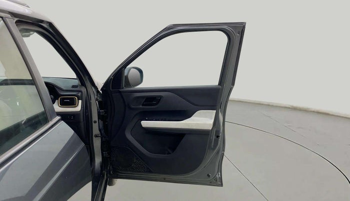 2023 Tata PUNCH ACCOMPLISHED DAZZLE SUNROOF CNG MT, CNG, Manual, 56,716 km, RHS Front Door