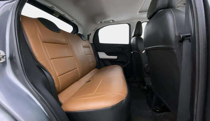 2023 Tata PUNCH ACCOMPLISHED DAZZLE SUNROOF CNG MT, CNG, Manual, 56,716 km, Right Side Rear Door Cabin