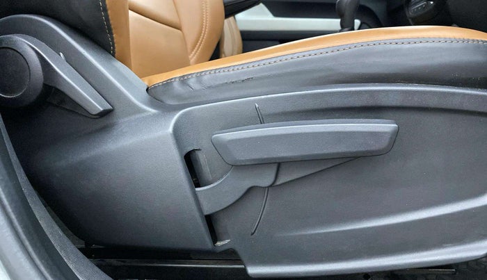 2023 Tata PUNCH ACCOMPLISHED DAZZLE SUNROOF CNG MT, CNG, Manual, 56,716 km, Driver Side Adjustment Panel
