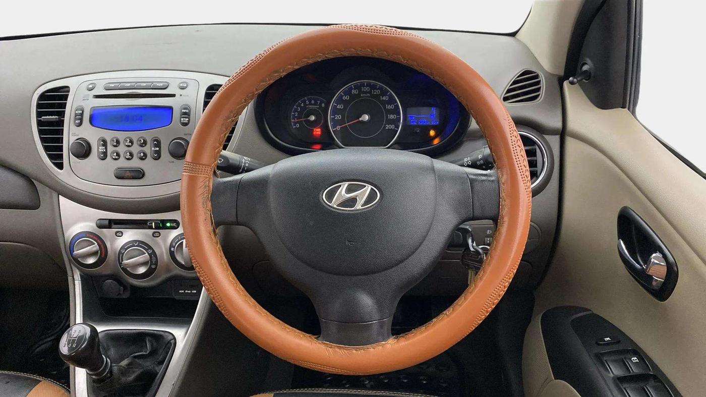 2015 Hyundai i10 SPORTZ 1.1, Petrol, Manual, 62,702 km, Steering Wheel Close Up
