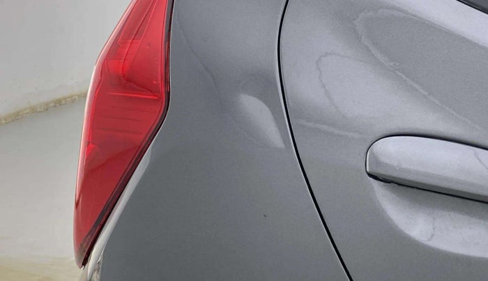 2015 Hyundai i10 SPORTZ 1.1, Petrol, Manual, 62,200 km, Right quarter panel - Minor scratches