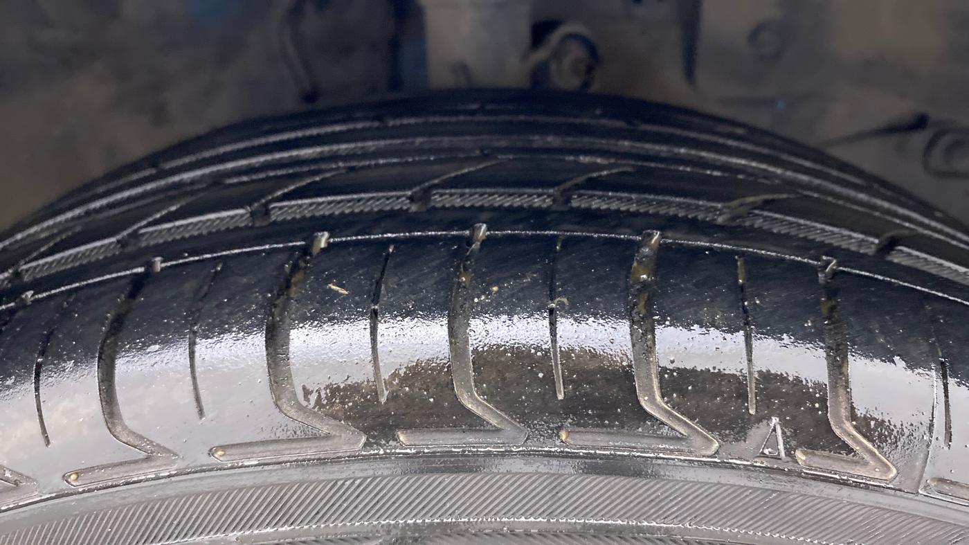2013 Honda Brio VX AT, Petrol, Automatic, 56,268 km, Right Front Tyre Tread
