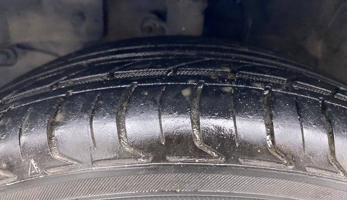 2013 Honda Brio VX AT, Petrol, Automatic, 56,268 km, Left Front Tyre Tread