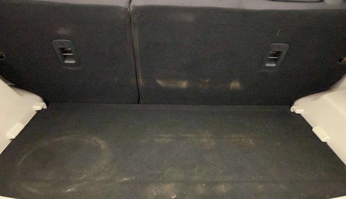 2022 Mahindra XUV300 W8 1.5 DIESEL, Diesel, Manual, 50,755 km, Boot Inside