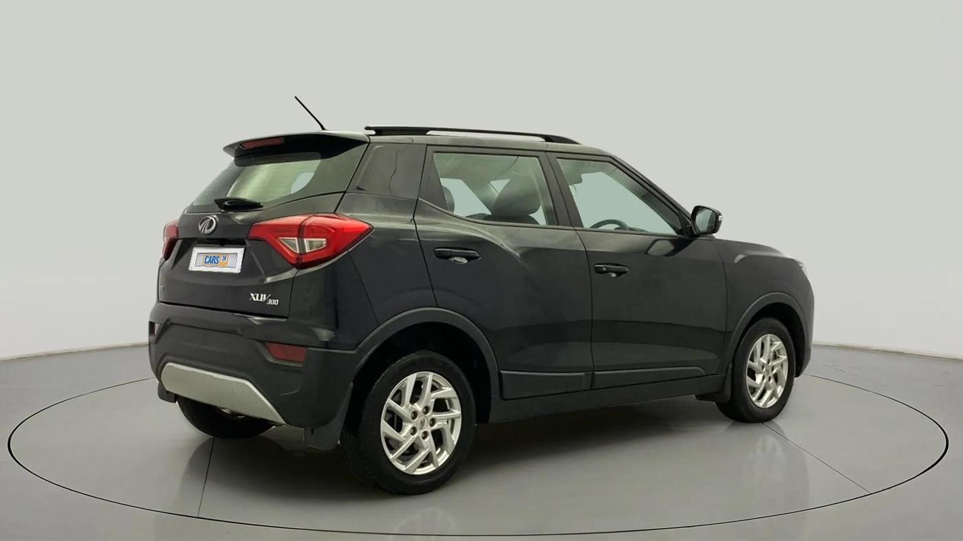2022 Mahindra XUV300 W8 1.5 DIESEL, Diesel, Manual, 50,878 km, Right Back Diagonal