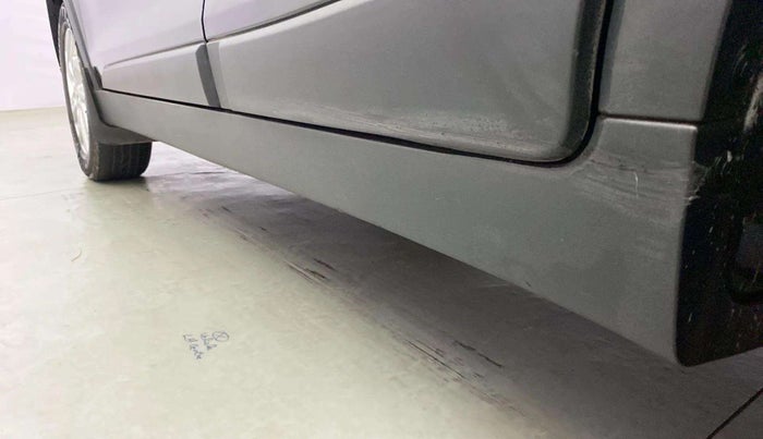 2022 Mahindra XUV300 W8 1.5 DIESEL, Diesel, Manual, 50,755 km, Left running board - Minor scratches