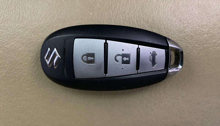2019 Maruti Ciaz ALPHA 1.5 SHVS PETROL, Petrol, Manual, 39,556 km, Key Close Up