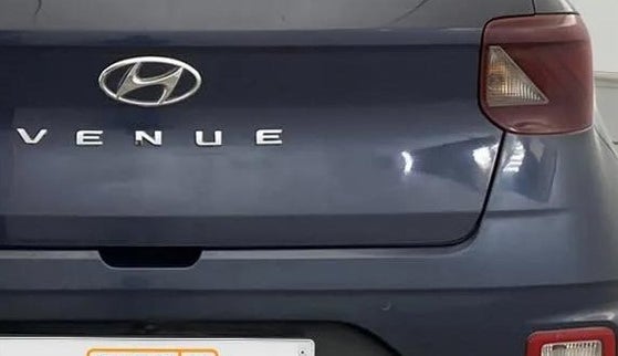 2021 Hyundai VENUE SX 1.5 (O) EXECUTIVE CRDI, Diesel, Manual, 64,399 km, Dicky (Boot door) - Minor scratches