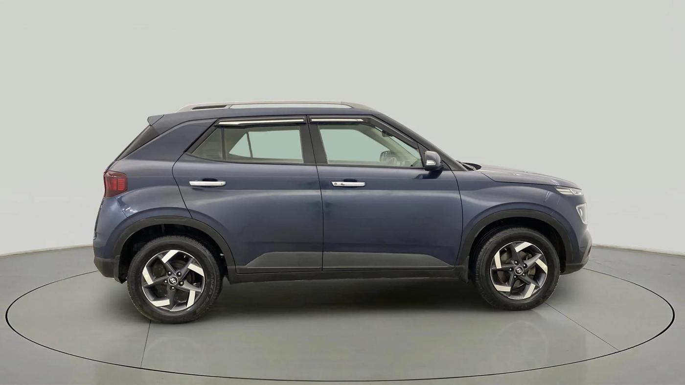 2021 Hyundai VENUE SX 1.5 (O) EXECUTIVE CRDI, Diesel, Manual, 64,521 km, Right Side View