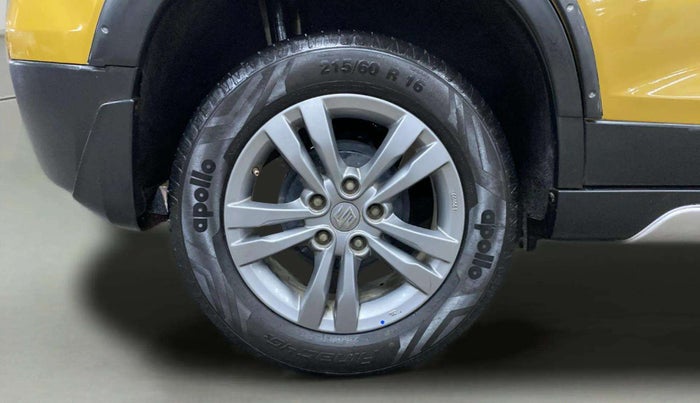 2016 Maruti Vitara Brezza ZDI, Diesel, Manual, 37,676 km, Right Rear Wheel