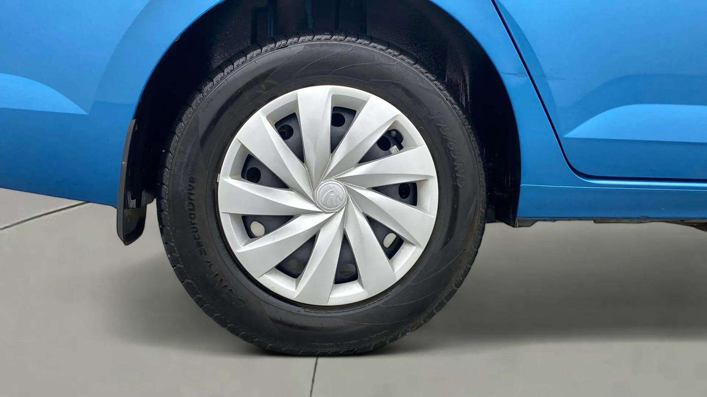 2022 Skoda SLAVIA ACTIVE 1.0L TSI MT, Petrol, Manual, 10,487 km, Right Rear Wheel