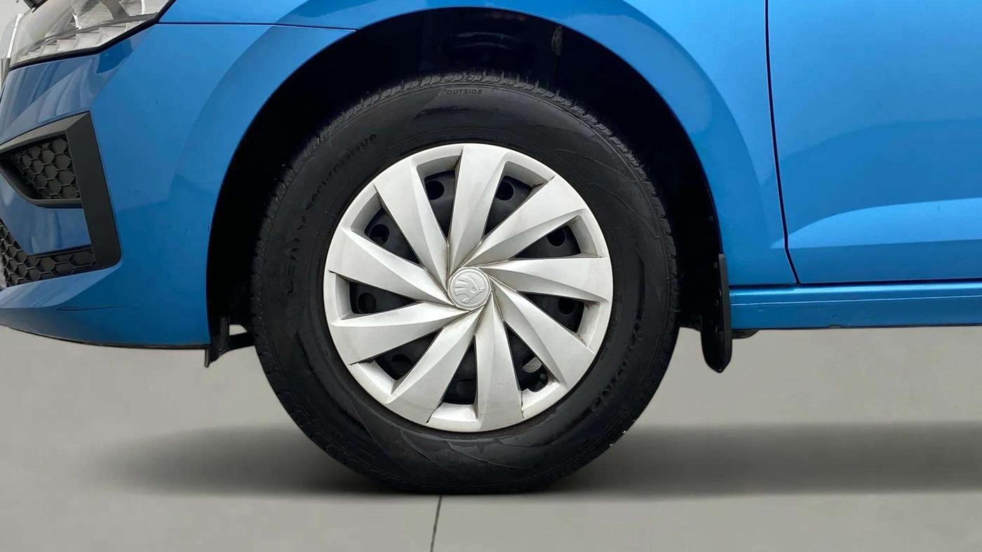 2022 Skoda SLAVIA ACTIVE 1.0L TSI MT, Petrol, Manual, 10,487 km, Left Front Wheel