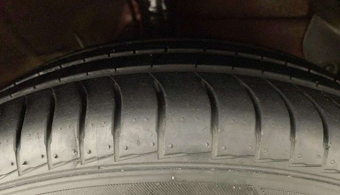 2019 Hyundai NEW SANTRO ASTA MT, Petrol, Manual, 19,587 km, Right Front Tyre Tread