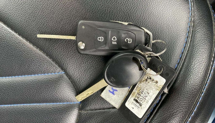 2023 Tata PUNCH ADVENTURE AMT, Petrol, Automatic, 6,383 km, Key Close Up