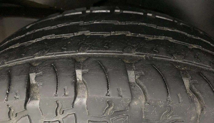 2021 Mahindra Thar LX PETROL HT 4WD AT, Petrol, Automatic, 60,604 km, Left Rear Tyre Tread