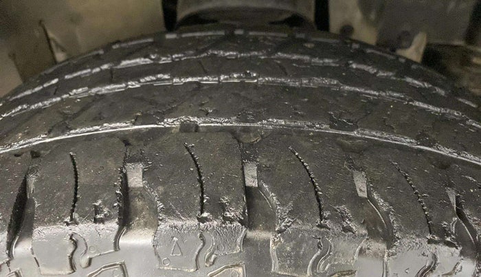 2021 Mahindra Thar LX PETROL HT 4WD AT, Petrol, Automatic, 60,604 km, Right Front Tyre Tread
