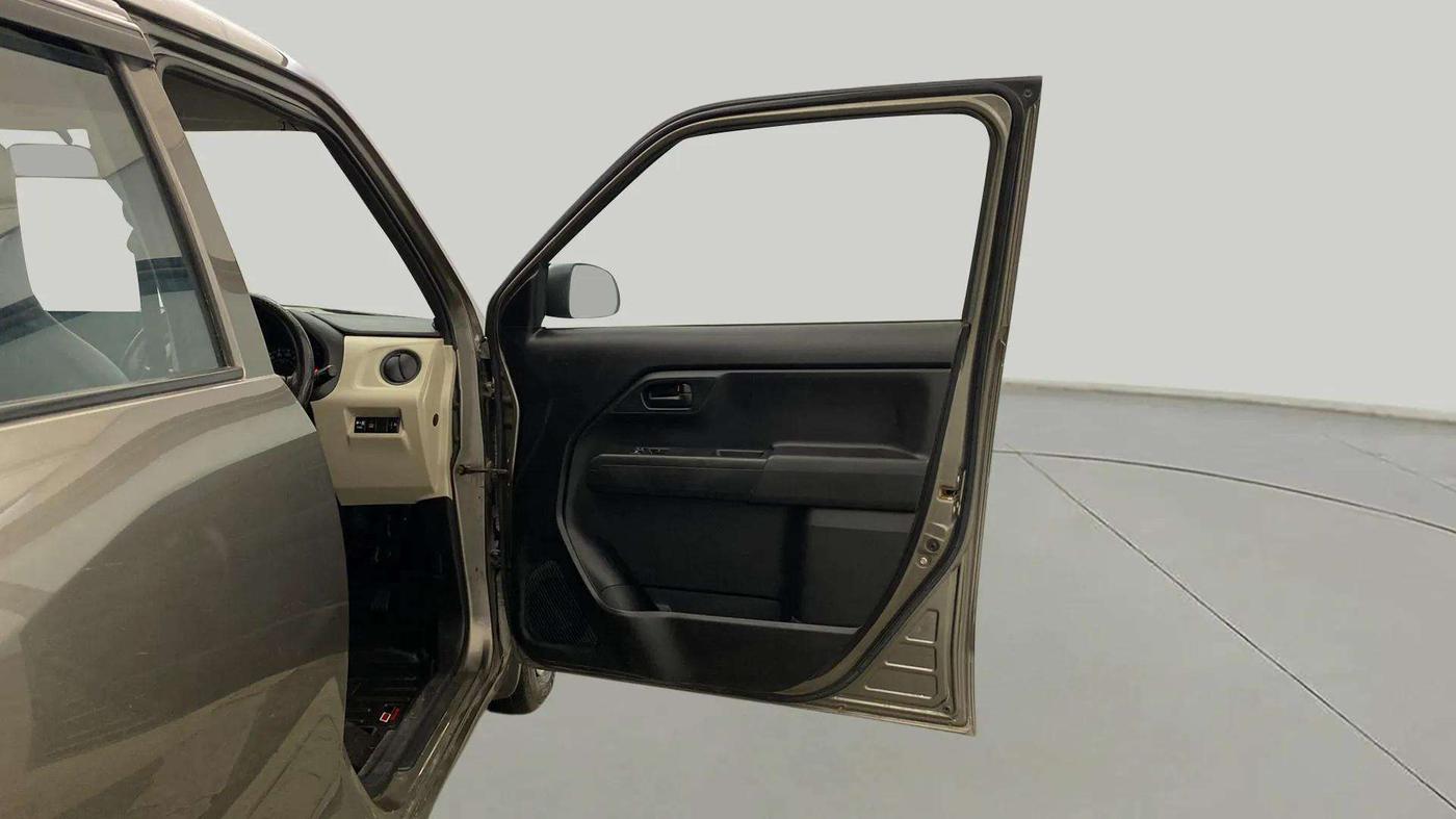 2022 Maruti New Wagon-R LXI CNG 1.0, CNG, Manual, 25,412 km, RHS Front Door
