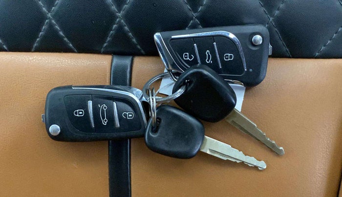 2022 Maruti New Wagon-R LXI CNG 1.0, CNG, Manual, 25,412 km, Key Close Up