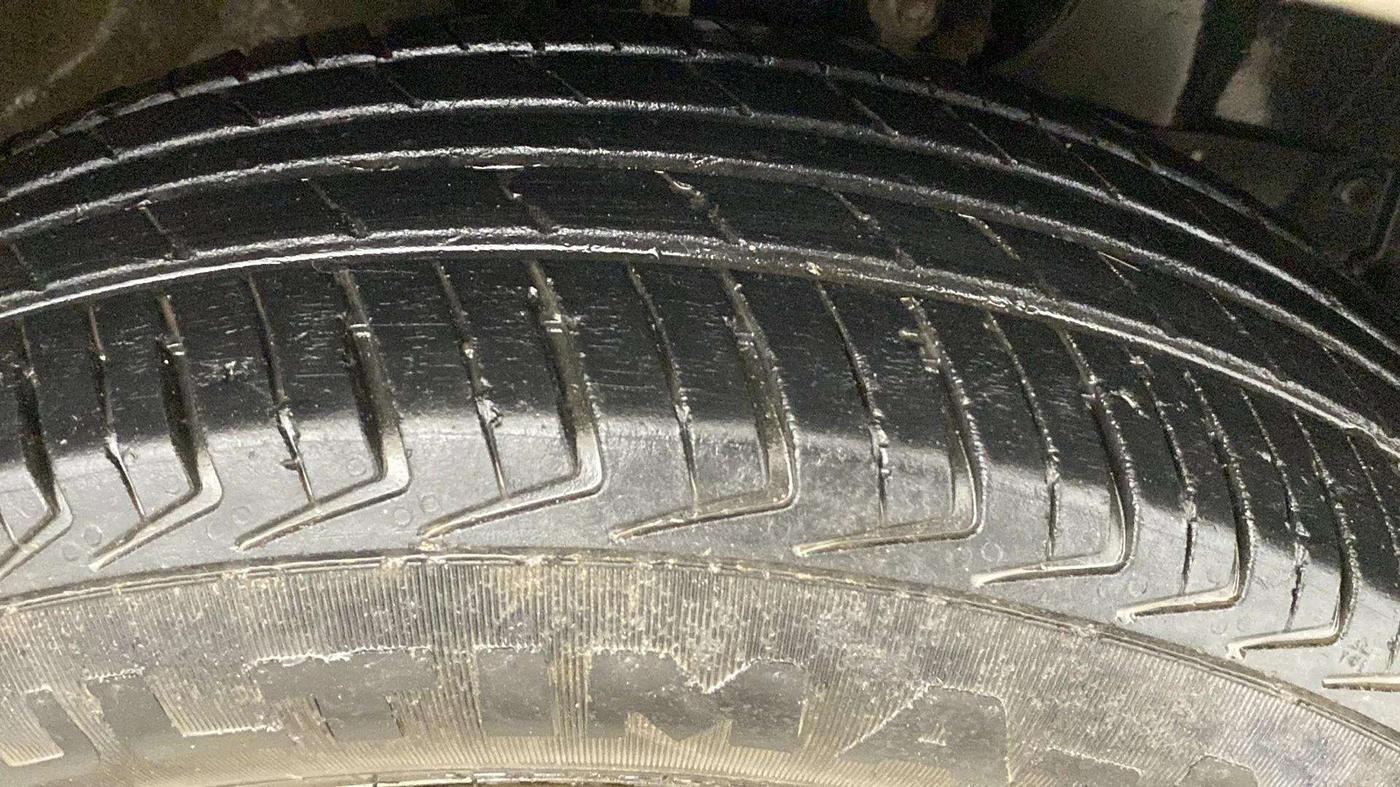 2022 Maruti New Wagon-R LXI CNG 1.0, CNG, Manual, 25,412 km, Right Front Tyre Tread
