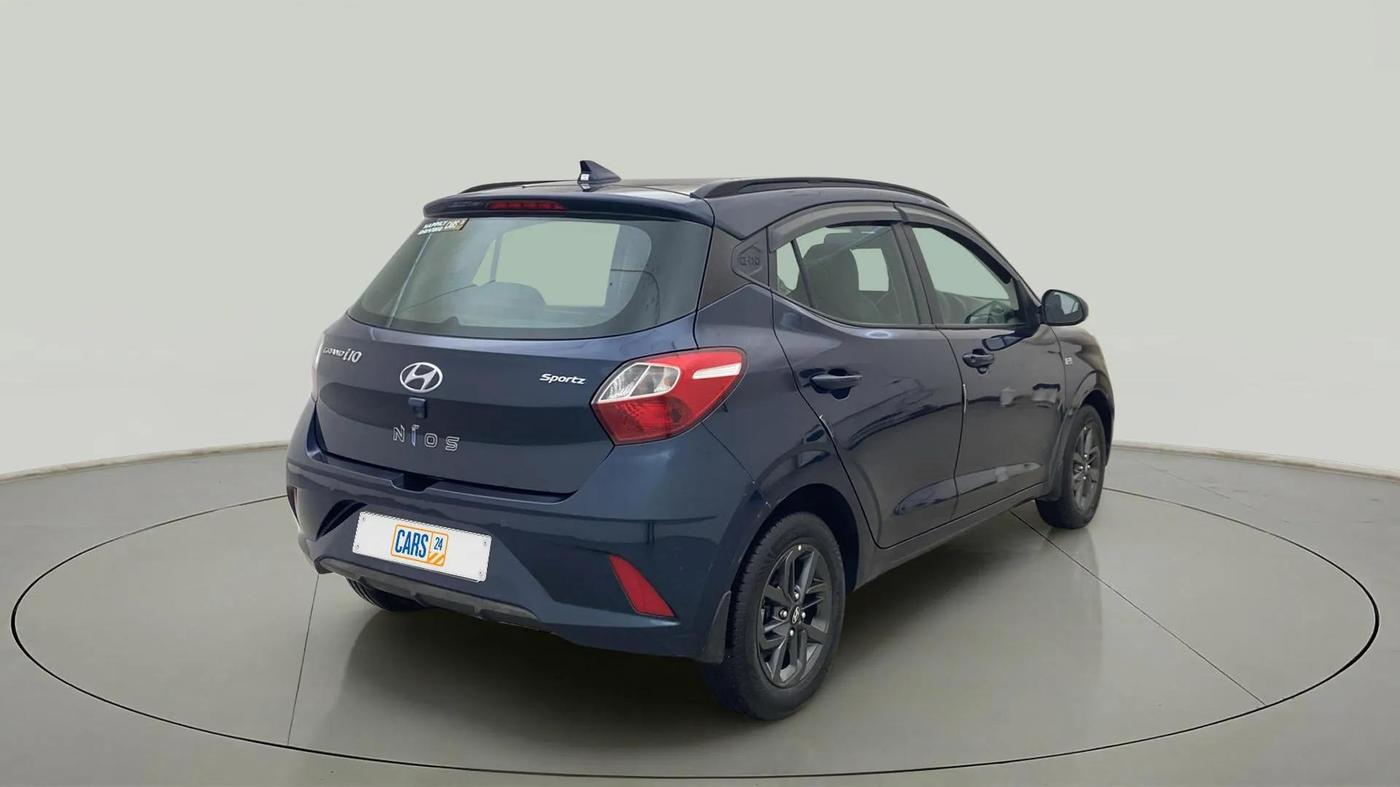 2020 Hyundai GRAND I10 NIOS SPORTZ AMT 1.2 KAPPA VTVT, Petrol, Automatic, 27,048 km, Right Back Diagonal