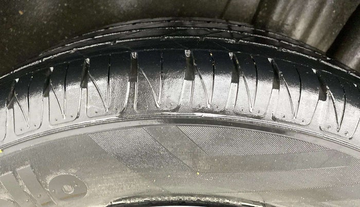 2021 Maruti Vitara Brezza ZXI PLUS DUAL TONE, Petrol, Manual, 45,984 km, Left Rear Tyre Tread