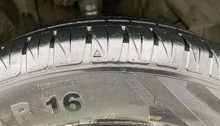 2021 Maruti Vitara Brezza ZXI PLUS DUAL TONE, Petrol, Manual, 45,984 km, Right Front Tyre Tread