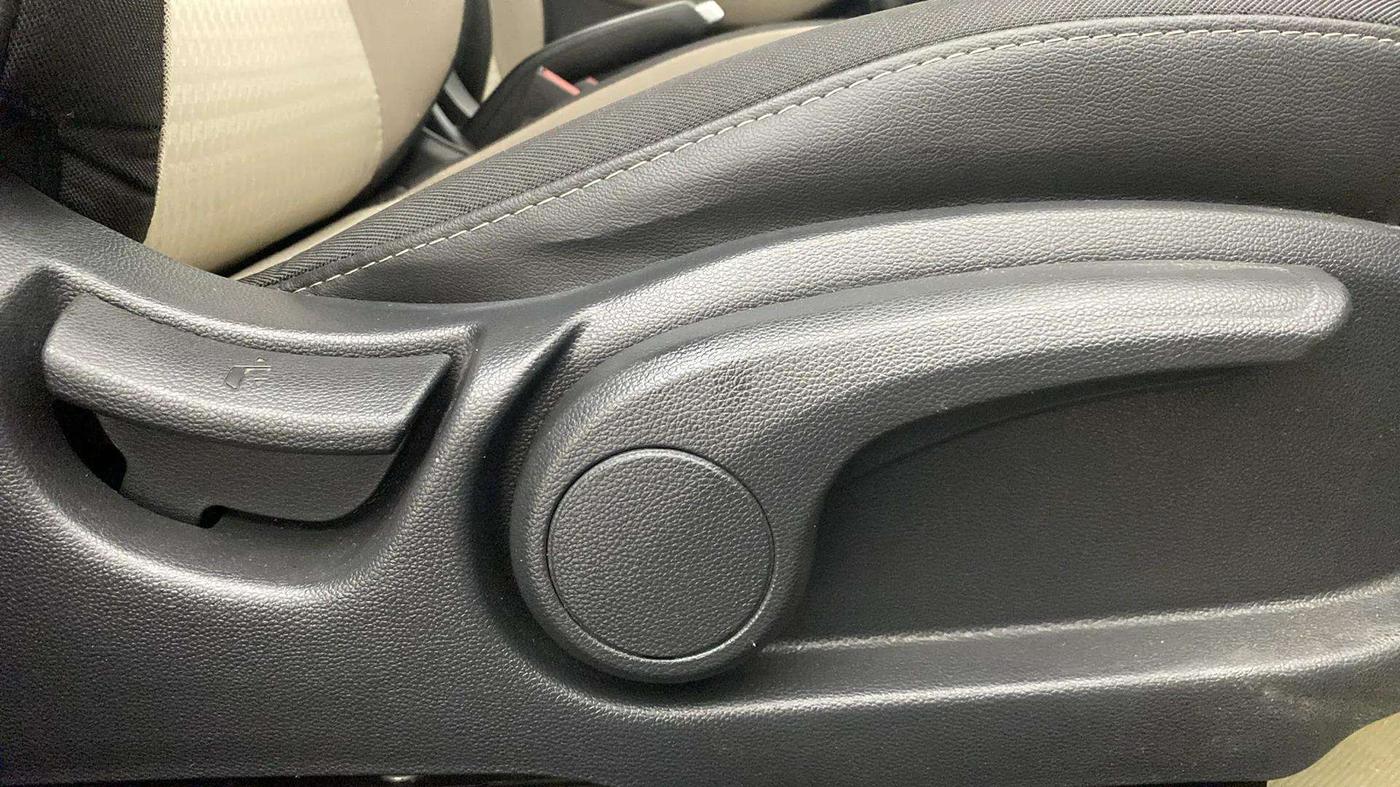 2018 Hyundai Elite i20 ASTA 1.2, Petrol, Manual, 55,502 km, Driver Side Adjustment Panel