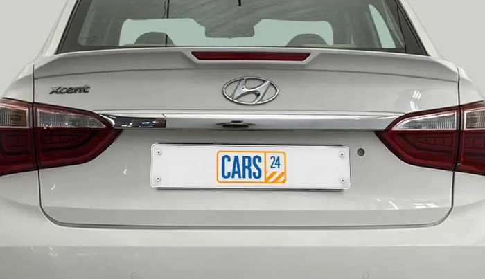 2019 Hyundai Xcent S 1.2, Petrol, Manual, 7,562 km, Dicky (Boot door) - Minor scratches