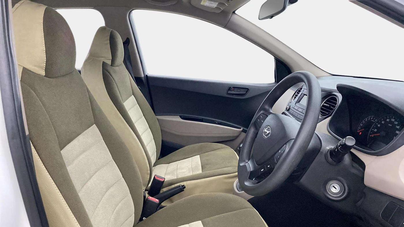 2019 Hyundai Xcent S 1.2, Petrol, Manual, 7,715 km, Right Side Front Door Cabin