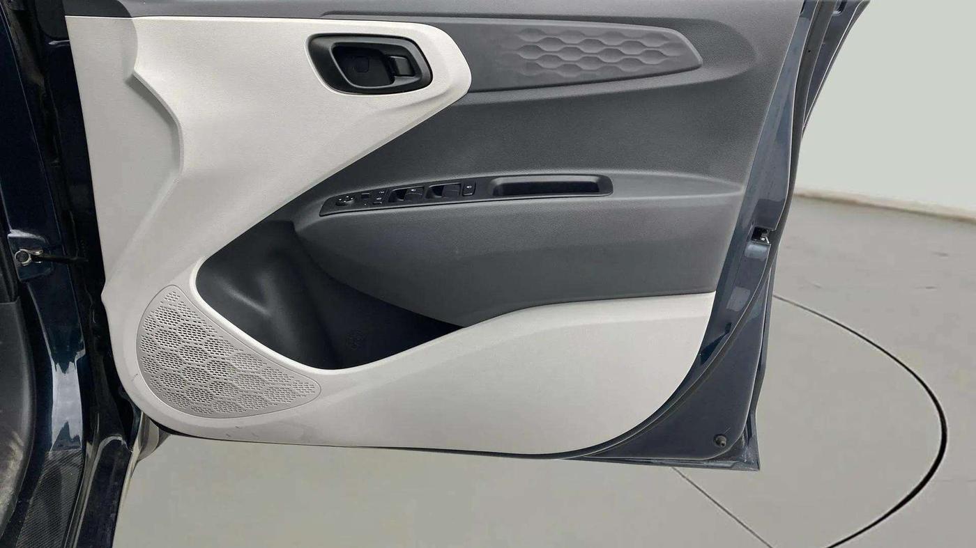 2023 Hyundai GRAND I10 NIOS MAGNA 1.2 KAPPA VTVT, Petrol, Manual, 15,428 km, Driver Side Door Panels Control