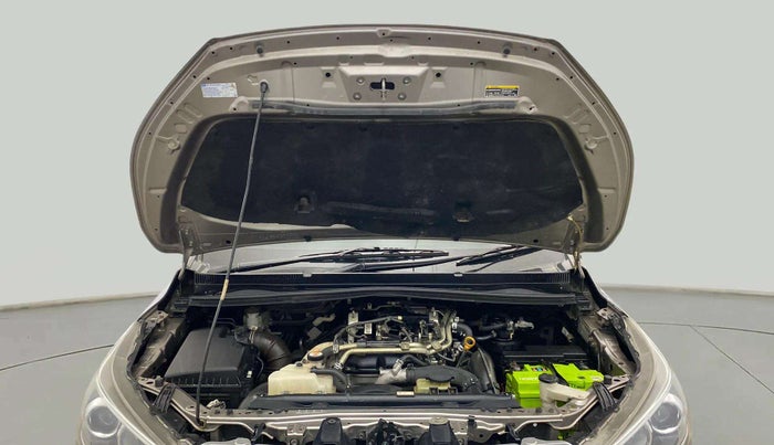 2018 Toyota Innova Crysta 2.4 VX 7 STR, Diesel, Manual, 98,512 km, Open Bonet
