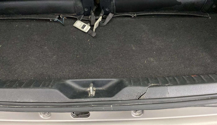 2018 Toyota Innova Crysta 2.4 VX 7 STR, Diesel, Manual, 98,512 km, Boot floor - Slightly dented
