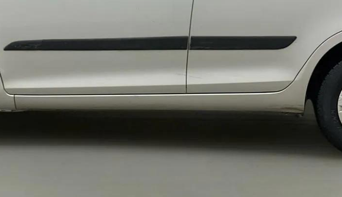 2013 Maruti Swift Dzire VXI, Petrol, Manual, 64,887 km, Left running board - Slightly dented