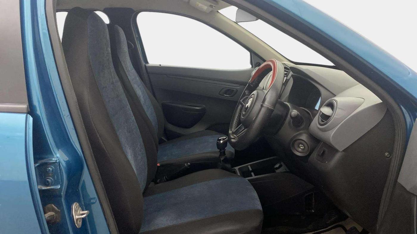 2021 Renault Kwid RXT 1.0 (O), Petrol, Manual, 29,847 km, Right Side Front Door Cabin