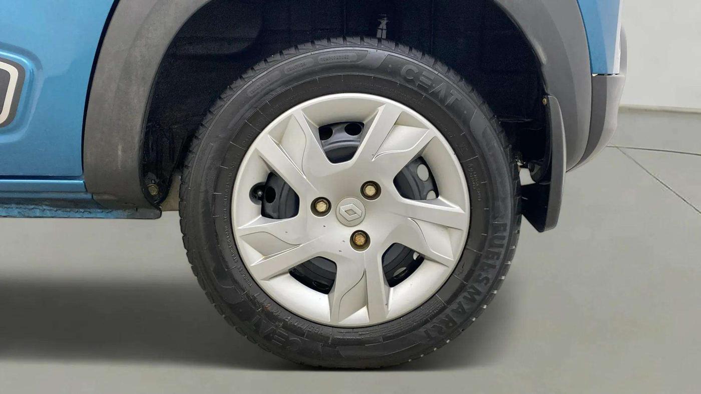 2021 Renault Kwid RXT 1.0 (O), Petrol, Manual, 29,847 km, Left Rear Wheel