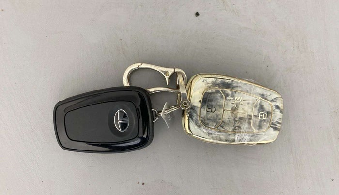 2022 Tata PUNCH CREATIVE  AMT, Petrol, Automatic, 12,834 km, Key Close Up