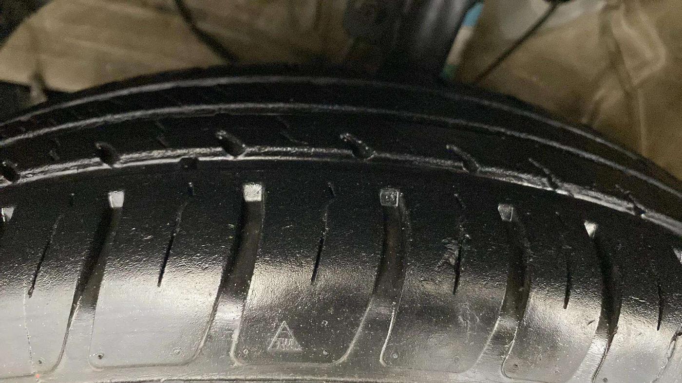 2022 Maruti Swift VXI, Petrol, Manual, 12,833 km, Left Front Tyre Tread