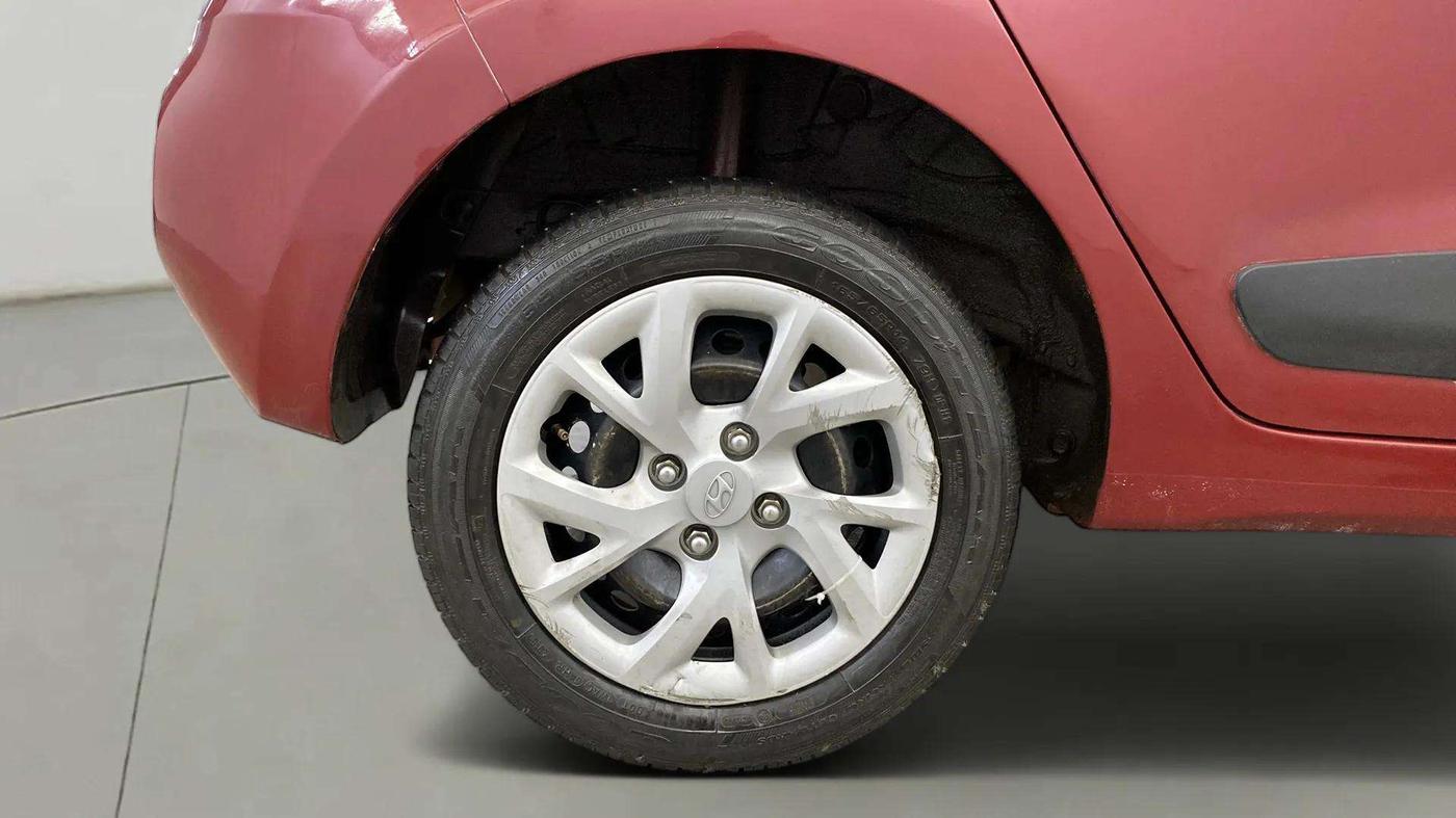 2017 Hyundai Grand i10 MAGNA AT 1.2 KAPPA VTVT, Petrol, Automatic, 41,624 km, Right Rear Wheel