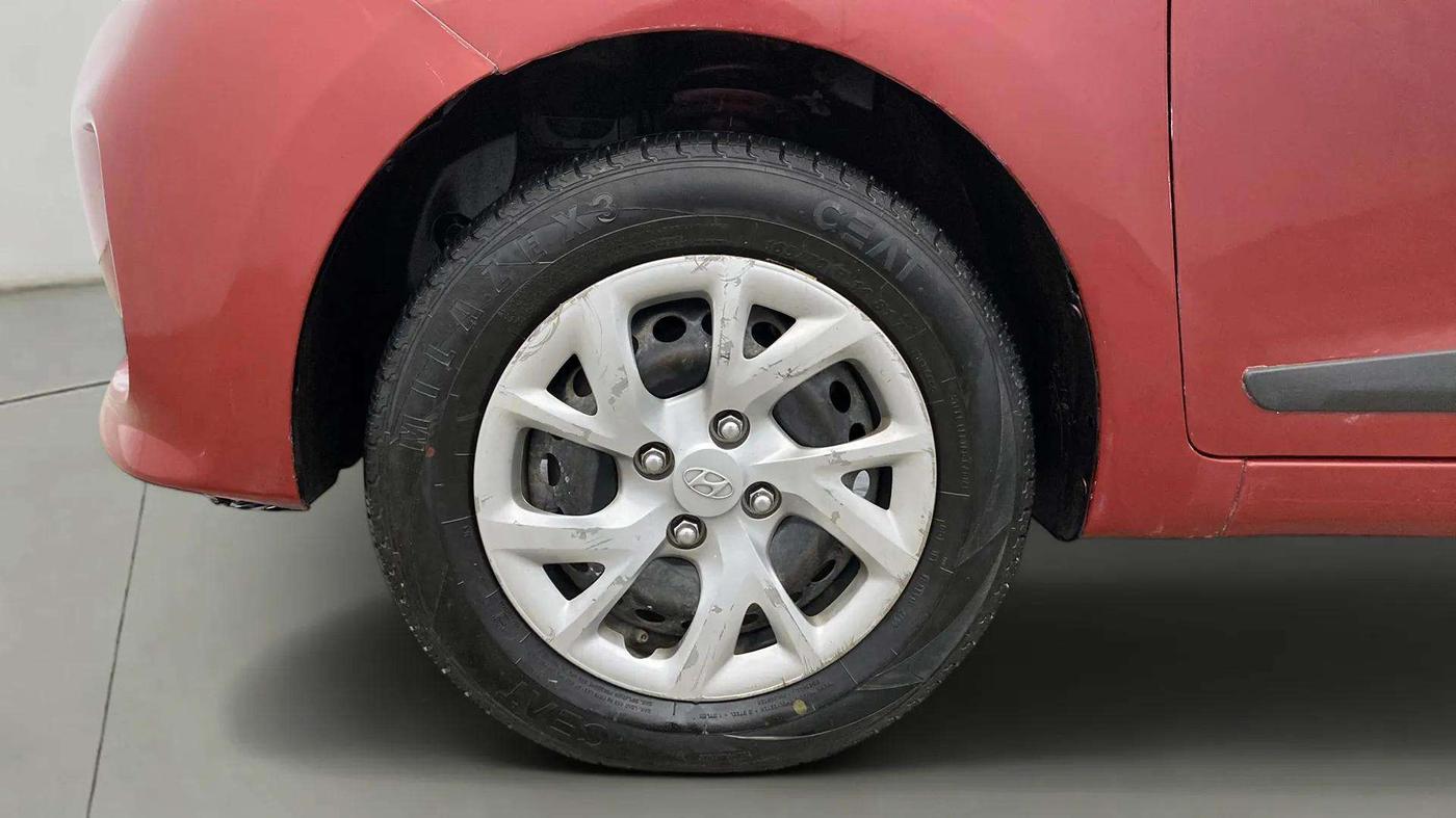 2017 Hyundai Grand i10 MAGNA AT 1.2 KAPPA VTVT, Petrol, Automatic, 41,624 km, Left Front Wheel