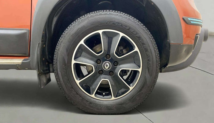 2018 Renault Duster 110 PS RXS 4X2 AMT DIESEL, Diesel, Automatic, 56,700 km, Right Front Wheel