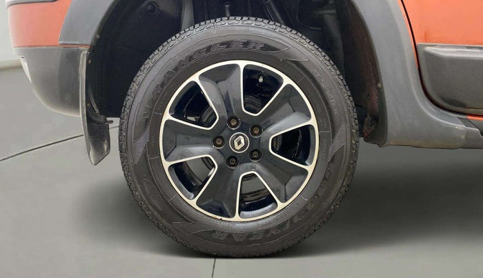 2018 Renault Duster 110 PS RXS 4X2 AMT DIESEL, Diesel, Automatic, 56,700 km, Right Rear Wheel