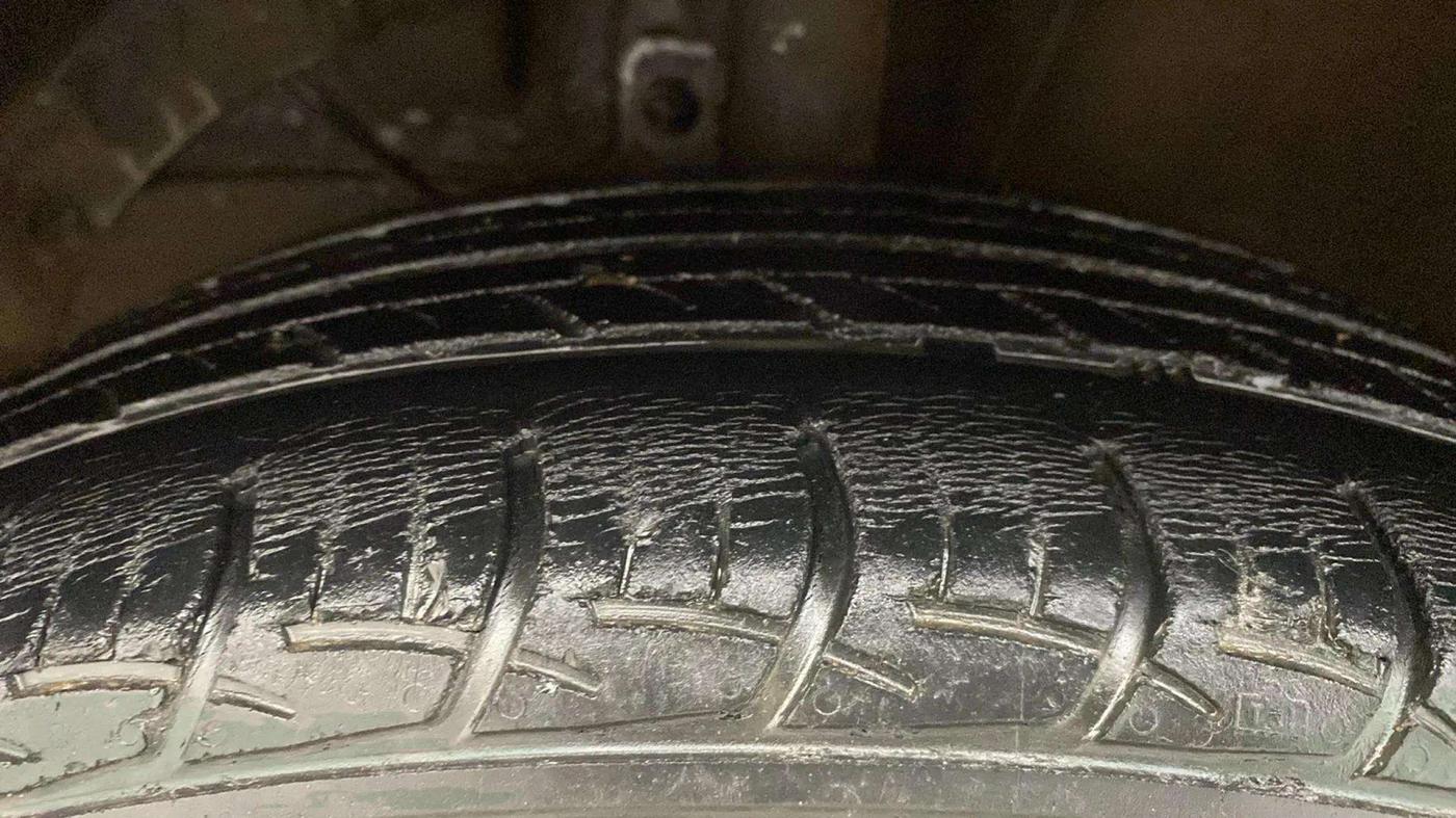 2018 Maruti Baleno DELTA PETROL 1.2, Petrol, Manual, 50,996 km, Left Front Tyre Tread