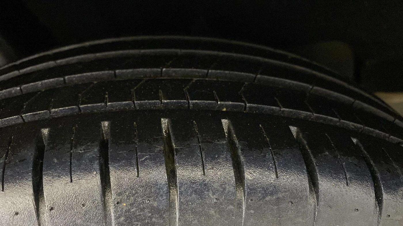 2018 Maruti Baleno ZETA CVT PETROL 1.2, Petrol, Automatic, 31,904 km, Right Rear Tyre Tread