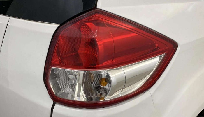 2013 Maruti Ertiga VXI, Petrol, Manual, 37,702 km, Right tail light - Minor scratches