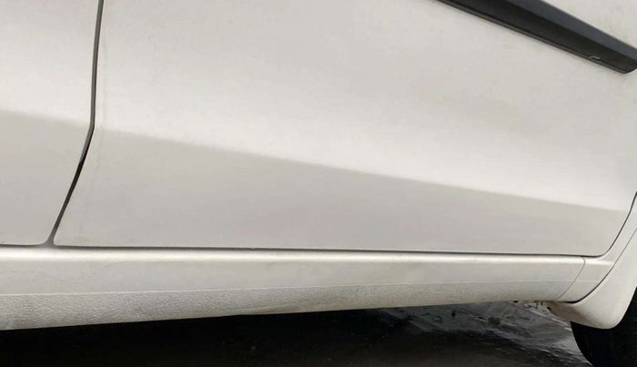 2013 Maruti Ertiga VXI, Petrol, Manual, 37,702 km, Right running board - Minor scratches
