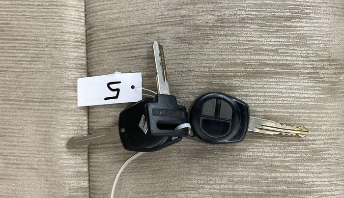 2013 Maruti Ertiga VXI, Petrol, Manual, 37,702 km, Key Close Up