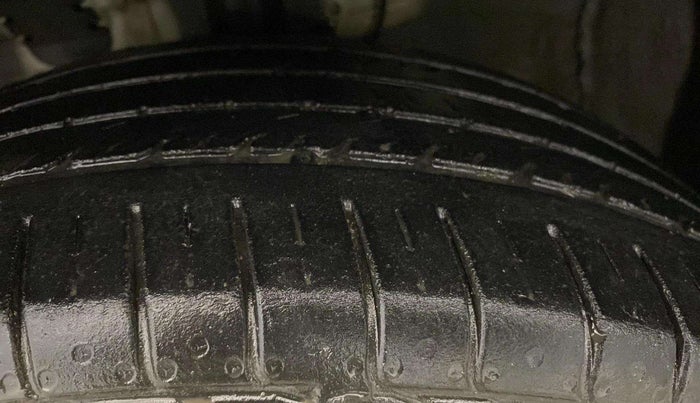 2022 KIA SELTOS HTE 1.5 DIESEL, Diesel, Manual, 46,778 km, Left Front Tyre Tread