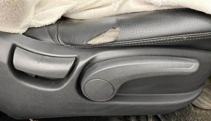 2017 Hyundai Creta SX PLUS 1.6 PETROL, Petrol, Manual, 69,138 km, Driver Side Adjustment Panel