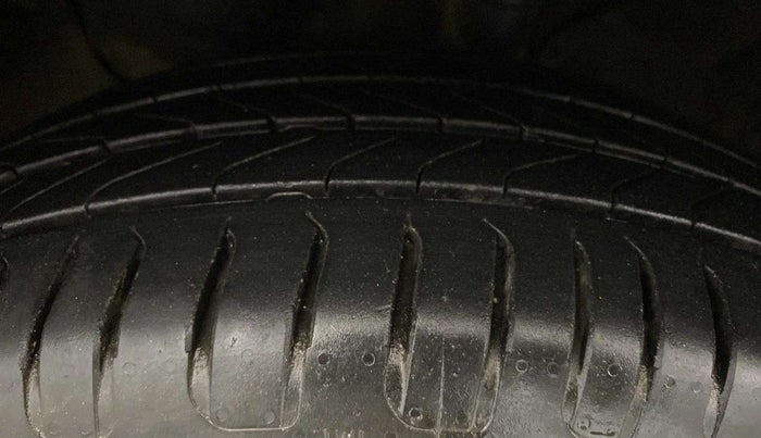 2017 Hyundai Creta SX PLUS 1.6 PETROL, Petrol, Manual, 69,138 km, Left Front Tyre Tread
